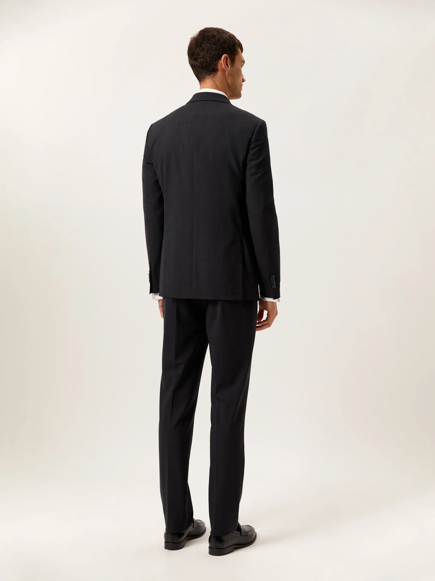 Slim Fit Suit in High-performance Wool - Image 4