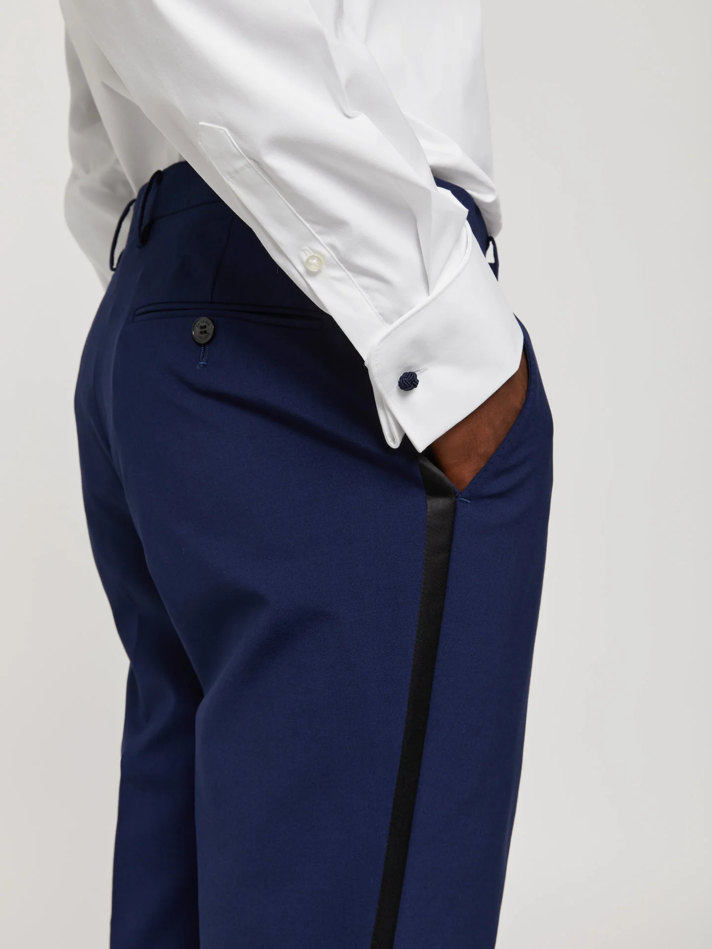 Slim fit tuxedo suit - Image 3